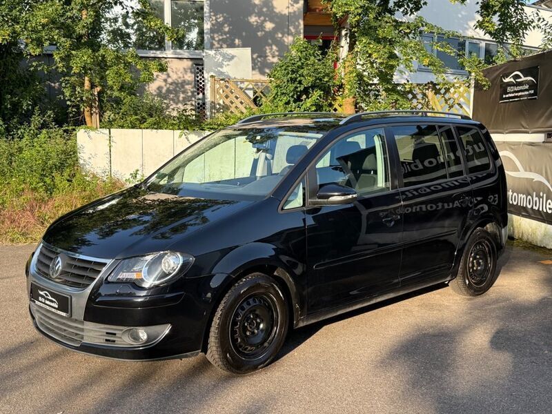 Schwarz Gebraucht 2010 VW Touran Freestyle Van / Kleinbus | 2.290 € (Superpreis) - Bild 1/4