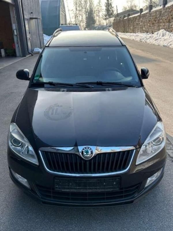 Gebraucht Skoda Roomster Plus Edition 105 PS (77 kW) 2011 Schwarz Van / Kleinbus