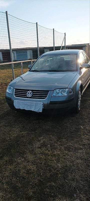 Gebraucht VW Passat 115 PS (84 kW) 2001 Grau Limousine