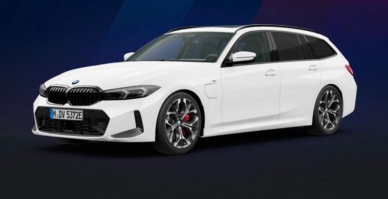 Gebraucht BMW 330e Performance 292 PS (214 kW) 2024 Weiß Kombi