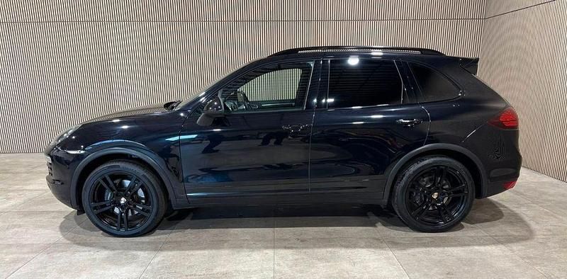 Second-hand Porsche Cayenne 245 CP (180 kW) 2012 Negru SUV
