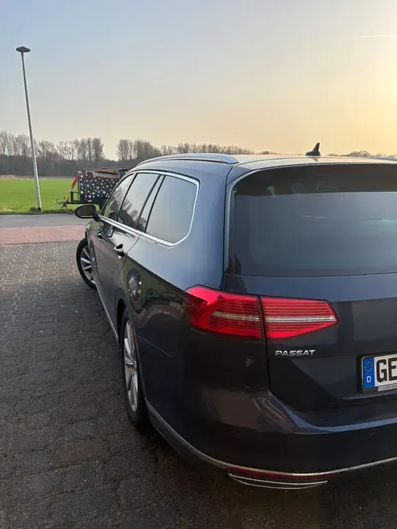 Gebraucht VW Passat R-line 190 PS (139 kW) 2015 Blau Kombi