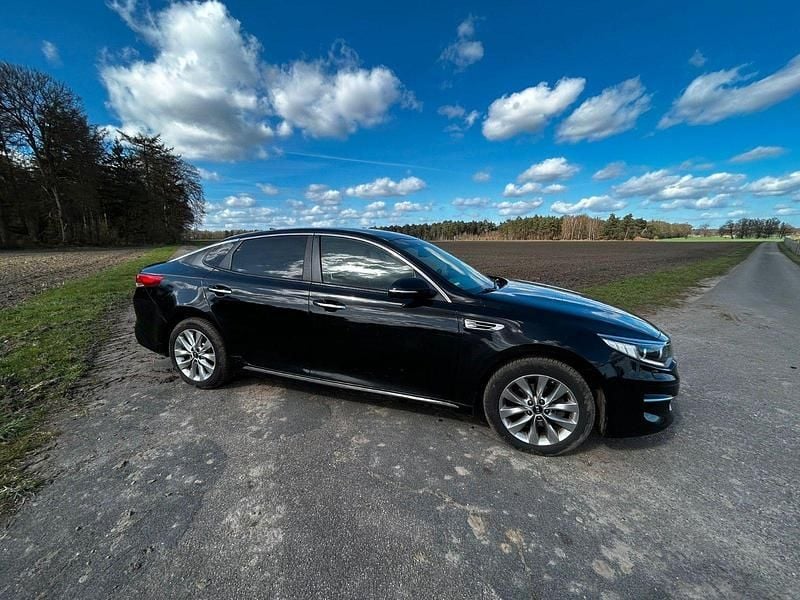 Gebraucht Kia Optima Spirit 141 PS (103 kW) 2015 Schwarz Limousine