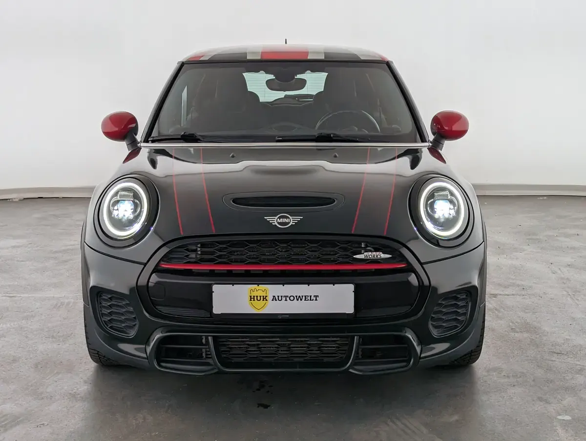 Gebraucht Mini John Cooper Works 231 PS (169 kW) 2019 Rebel green Kleinwagen