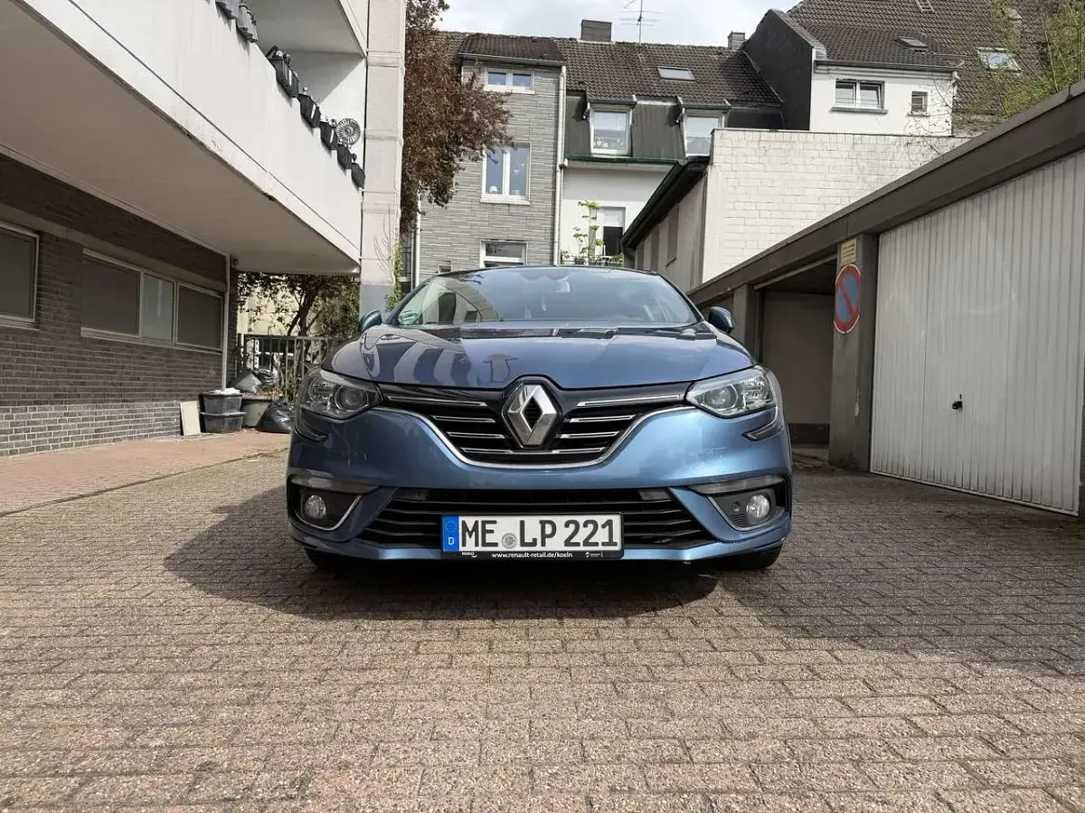 Gebraucht Renault Mégane IV Bose Edition 110 PS (80 kW) 2017 Blau Limousine