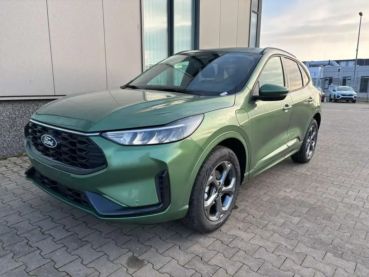 Neu Ford Kuga Titanium 186 PS (136 kW) 2025 Wählbar SUV