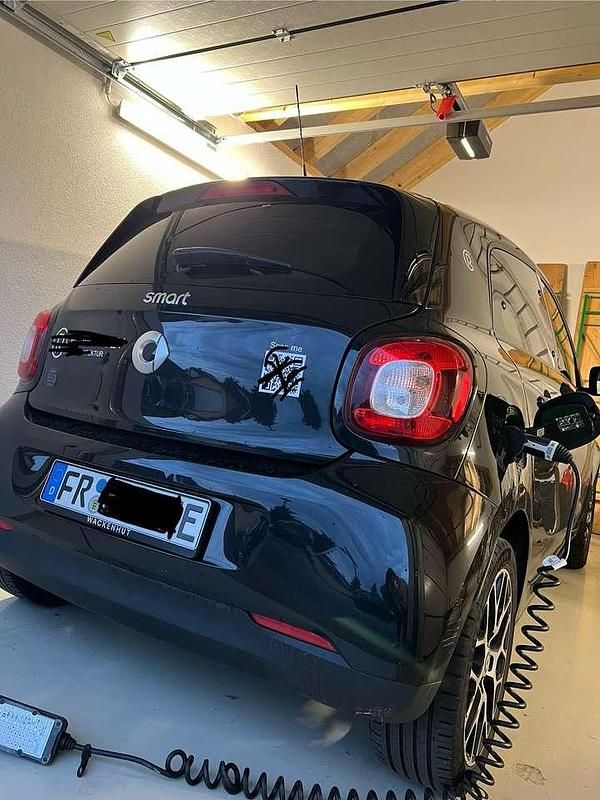 Schwarz Gebraucht 2021 Smart ForFour Electric Drive Limousine | 12.000 € (Teuer) - Bild 1/4