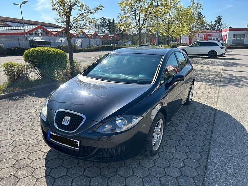 Second-hand Seat Leon Reference 102 CP (75 kW) 2006 Negru Hatchback