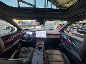 Neu Lynk & Co 08 139 PS (102 kW) 2026 Grün (crystal white) SUV