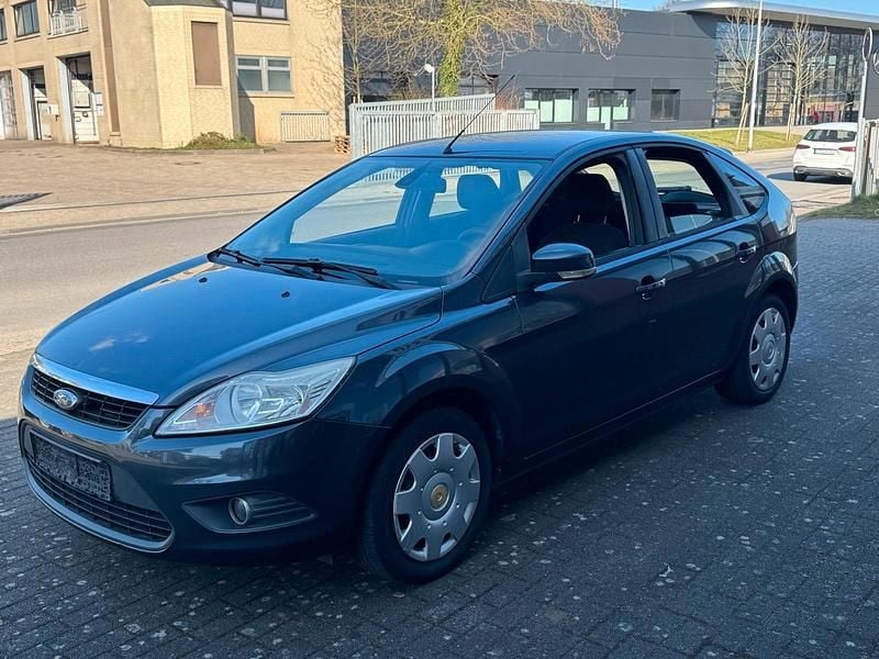Gebraucht Ford Focus Style 101 PS (74 kW) 2010 Grau Limousine