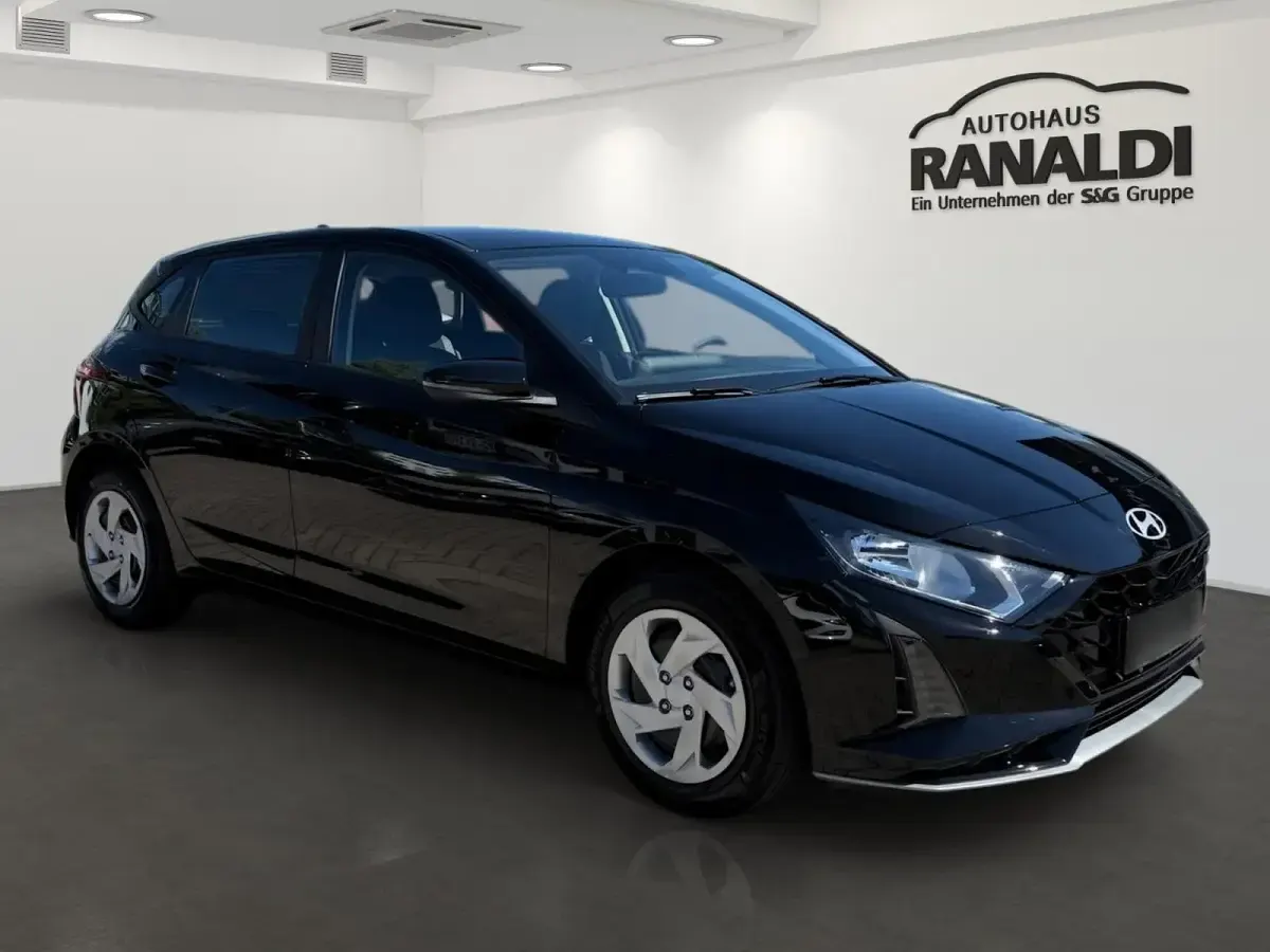 Neu Hyundai i20 Select 90 PS (66 kW) 2026 Met (schwarz Kleinwagen