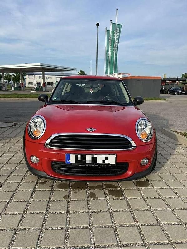 Rot Gebraucht 2012 Mini ONE Kleinwagen | 8.200 € - Bild 1/4