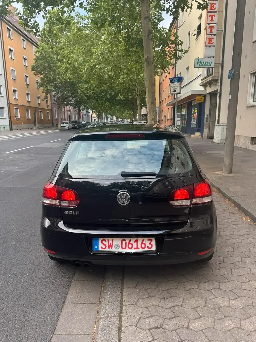 Gebraucht VW Golf VI 122 PS (89 kW) 2010 Schwarz Kleinwagen