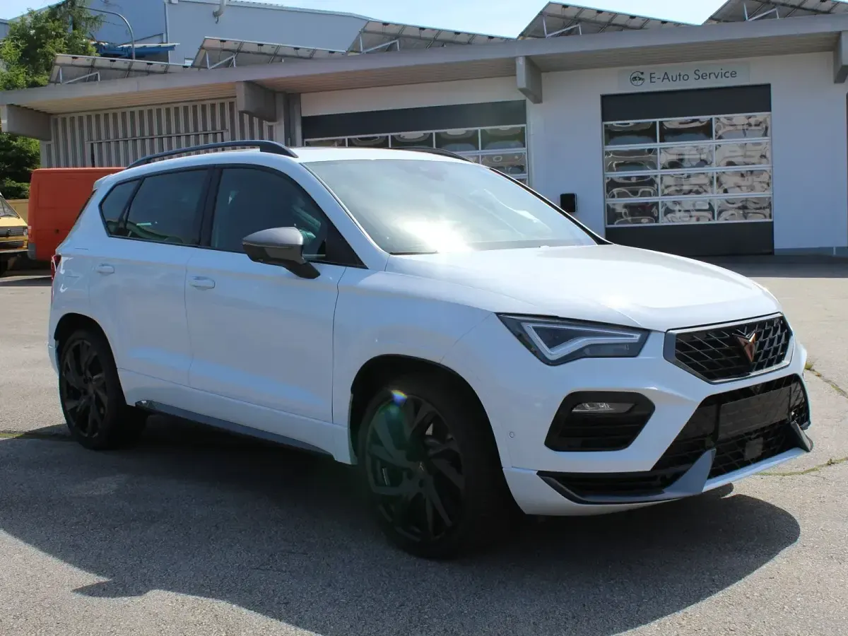 Gebraucht Cupra Ateca 300 PS (220 kW) 2025 Weiß ("nevada" weiss) schwarz (alcantara) SUV