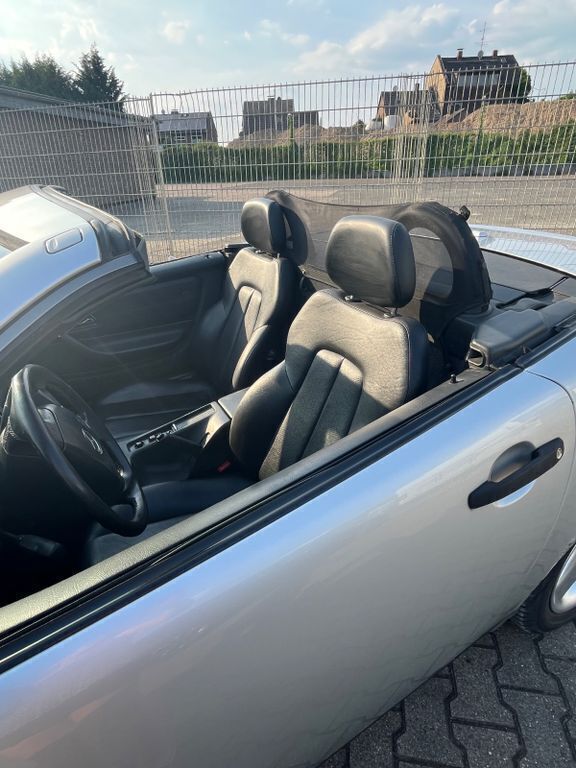 Gebraucht Mercedes SLK230 197 PS (144 kW) 2000 Silber Cabrio
