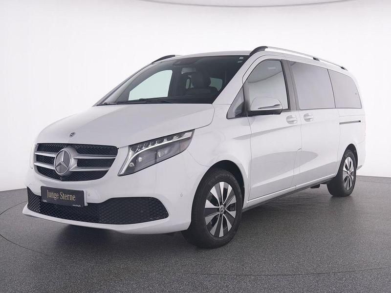 Weiß Gebraucht 2024 Mercedes V300 Van / Kleinbus | 74.285 € (Etwas zu teuer) - Bild 1/4