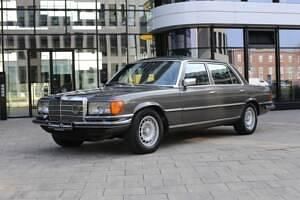 Gebraucht Mercedes 450 286 PS (210 kW) 1977 Grau Limousine