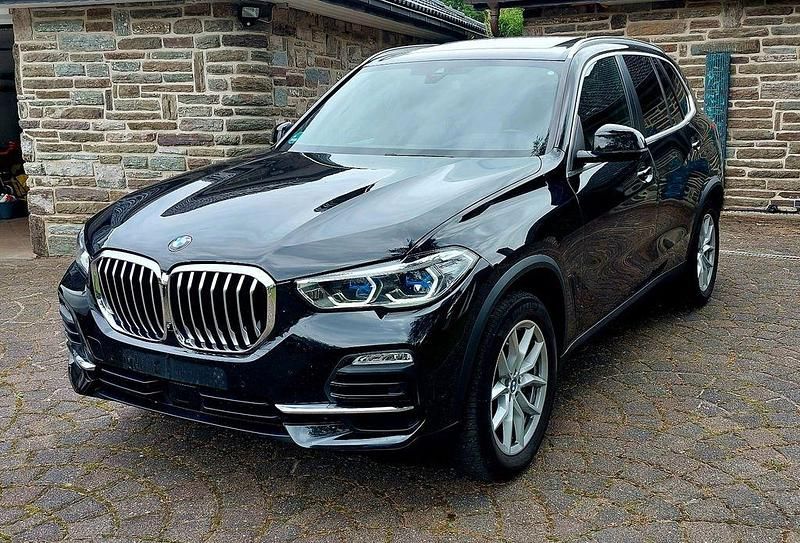 Schwarz Gebraucht 2019 BMW X5 Comfort Edition SUV | 45.949 € (Fairer Preis) - Bild 1/4