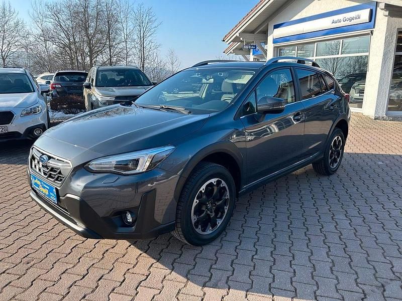 Grau Gebraucht 2021 Subaru XV Comfort SUV | 23.900 € (Etwas zu teuer) - Bild 1/4