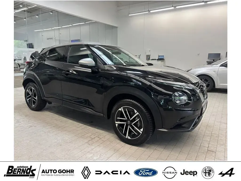 Gebraucht Nissan Juke N-Connecta 114 PS (83 kW) 2024 Black pearl/dach in silver (ya SUV