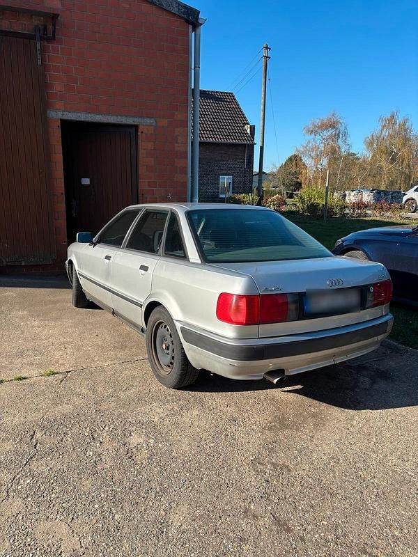 Second-hand Audi 80 90 CP (66 kW) 1994 Argintiu Berlinǎ