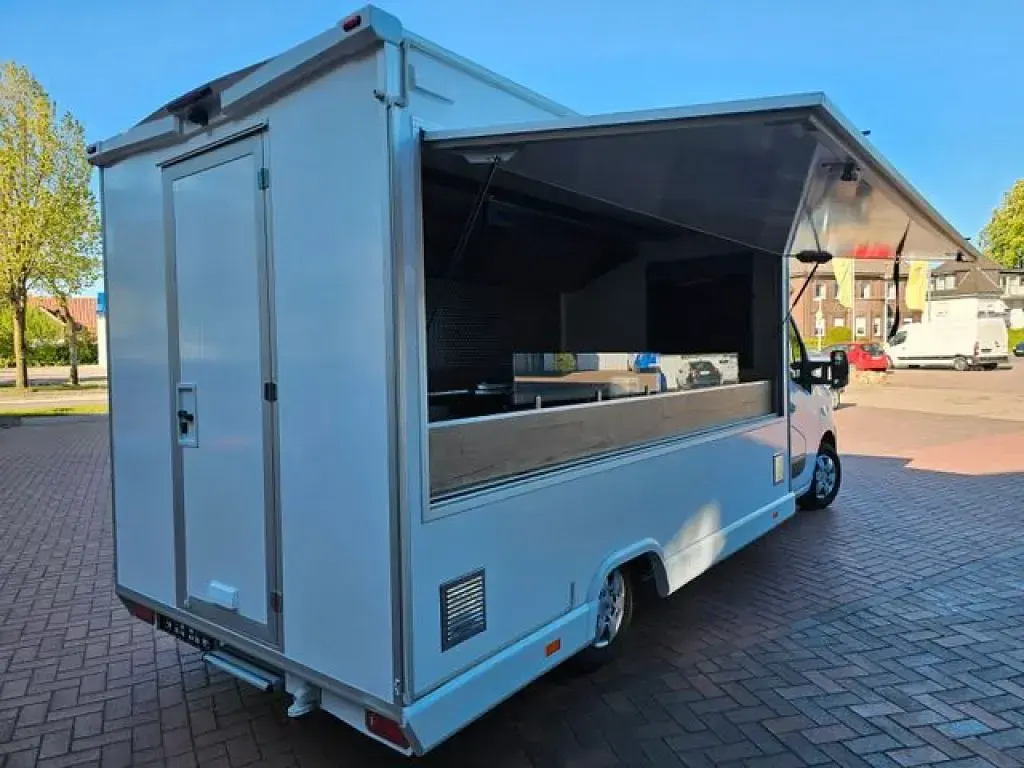 Occasion Renault Master 163 ch (119 kW) 2024 Blanc Monospace