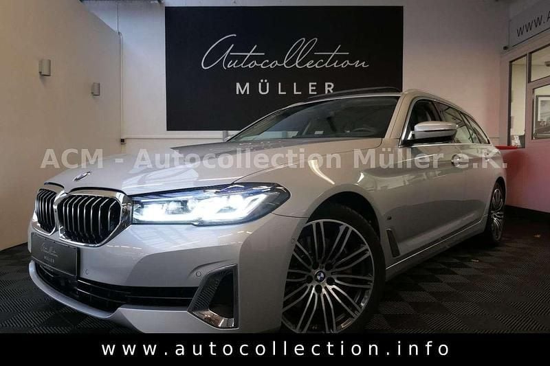 Glaciersilber (metallic) Gebraucht 2021 BMW 540 Luxury Line Kombi | 35.997 € (Guter Preis) - Bild 1/4