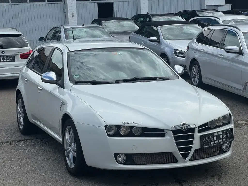 Gebraucht Alfa Romeo 159 136 PS (100 kW) 2012 Bianco ghiaccio/pastello Kombi