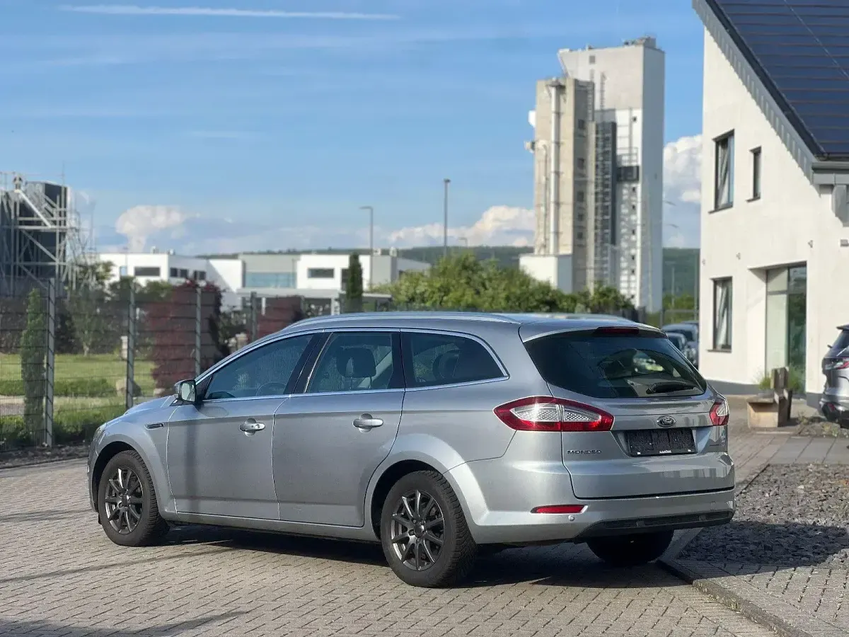 Gebraucht Ford Mondeo Titanium 163 PS (119 kW) 2014 Silber Kombi