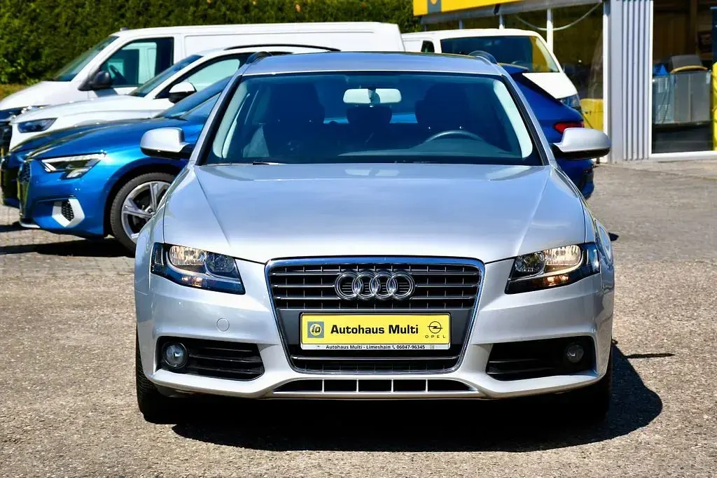 Używany Audi A4 Attraction 160 KM (117 kW) 2011 Srebrny Kombi