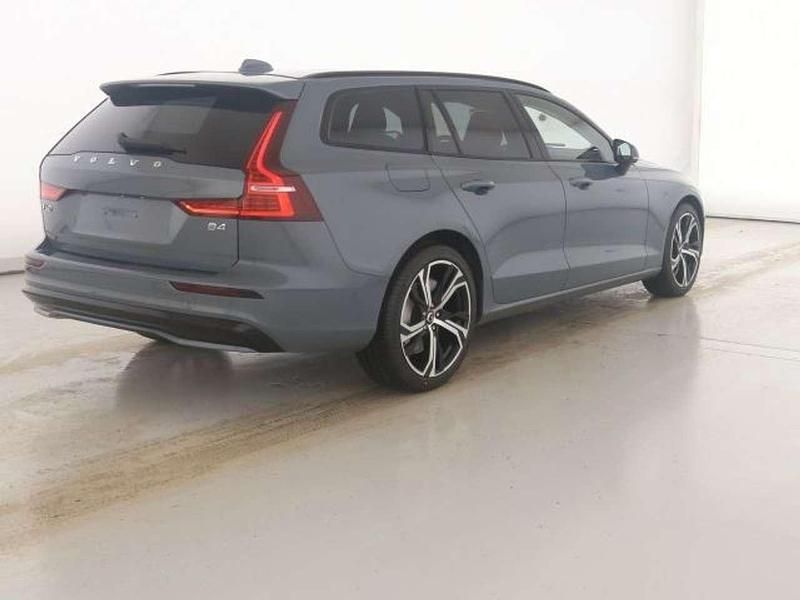 Gebraucht Volvo V60 Ultimate 197 PS (144 kW) 2024 Grau Kombi