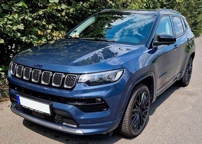 Blau Gebraucht 2022 Jeep Compass SUV | 25.900 € (Fairer Preis) - Bild 1/4