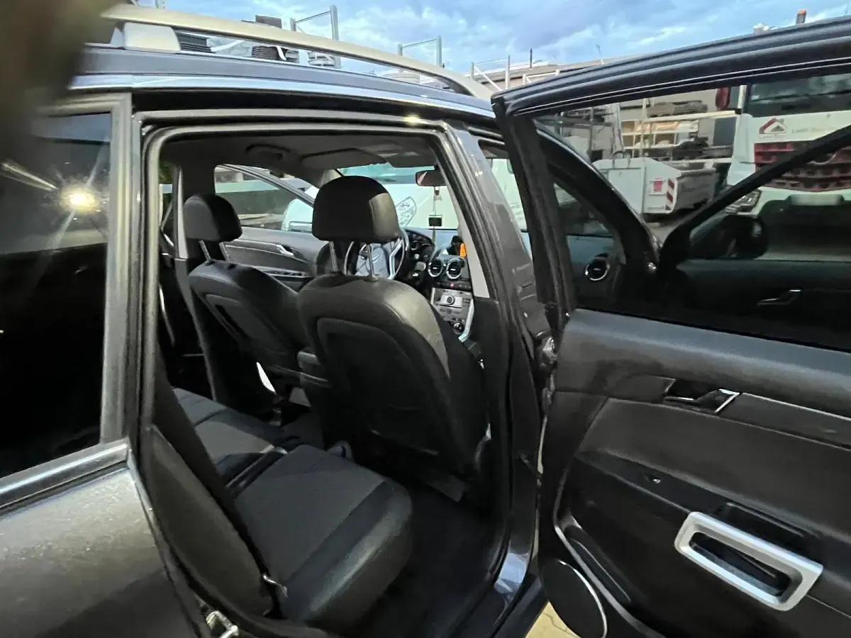 Gebraucht Opel Antara 163 PS (119 kW) 2014 Schwarz SUV