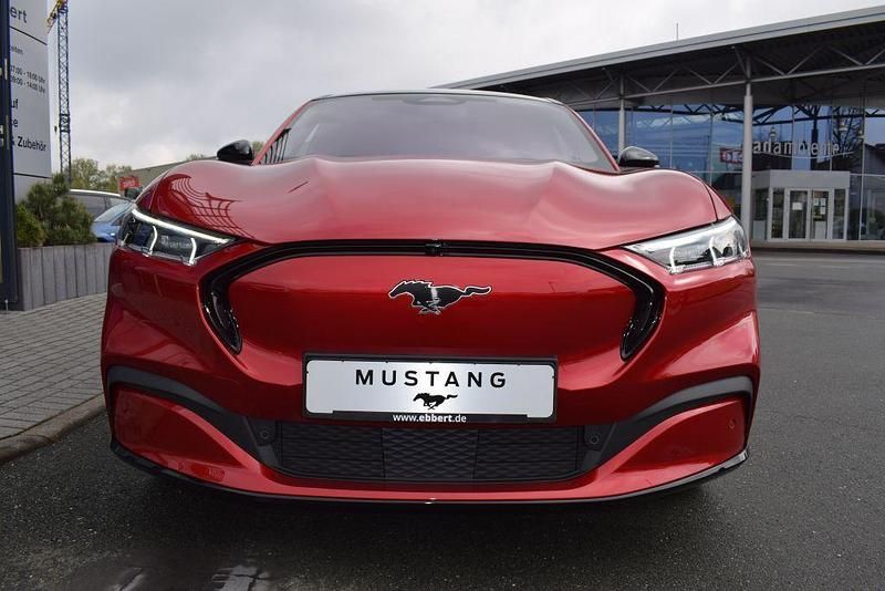 Gebraucht Ford Mustang Mach-E 258 kW (351 PS) 2021 Lucid rot metallic SUV
