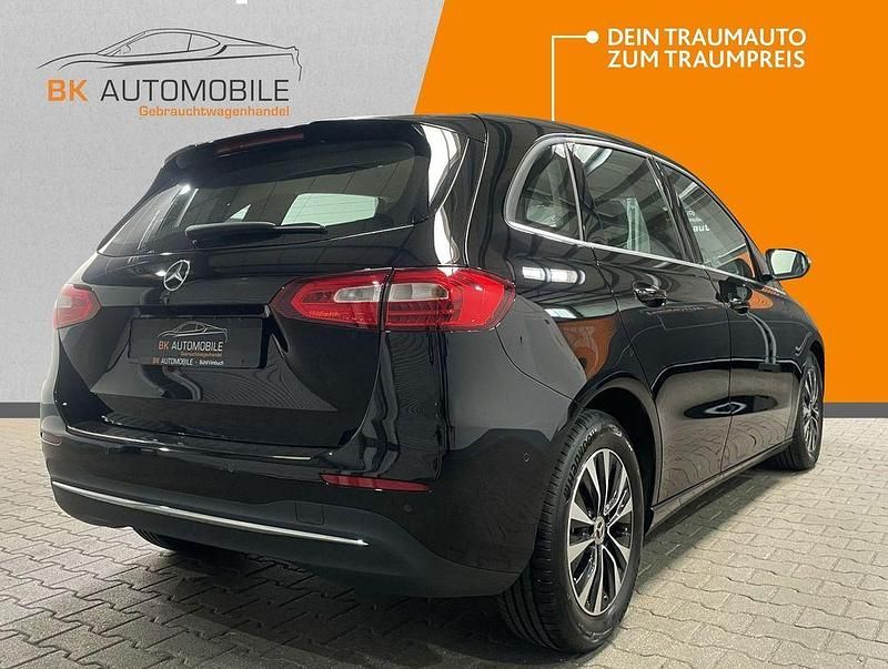 Gebraucht Mercedes B180 116 PS (85 kW) 2022 Schwarz Van / Kleinbus