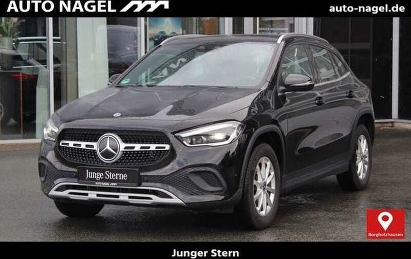 Schwarz Gebraucht 2022 Mercedes GLA250 Style SUV | 38.971 € (Teuer) - Bild 1/4
