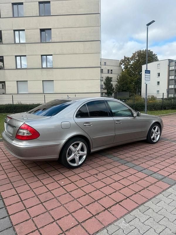 Gebraucht Mercedes E200 136 PS (100 kW) 2006 Grau Limousine