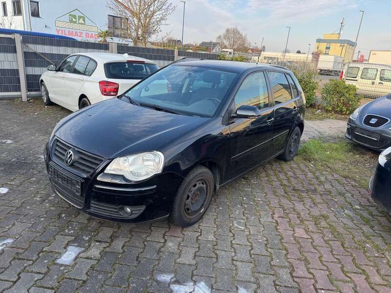 Black magic perleffekt Gebraucht 2009 VW Polo Comfortline Kleinwagen | 2.490 € (Guter Preis) - Bild 1/4