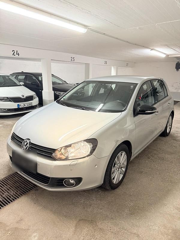 Grau Gebraucht 2011 VW Golf VI Style Kleinwagen | 6.500 € (Fairer Preis) - Bild 1/4