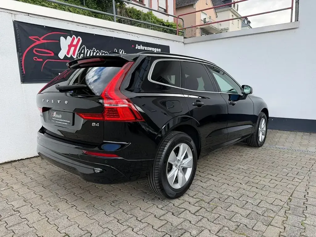 Gebraucht Volvo XC60 Core 197 PS (144 kW) 2023 Schwarz SUV