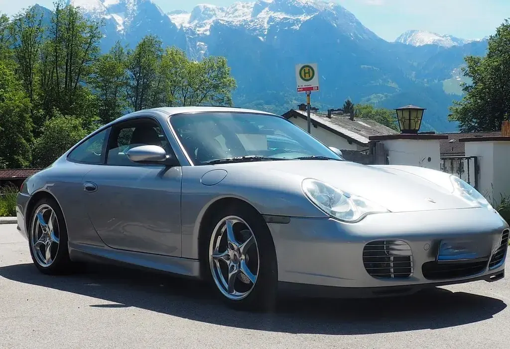 Usata Porsche 911 Carrera 345 CV (253 kW) 2004 Argento Coupé