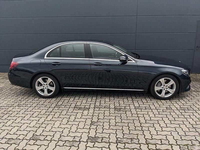 Gebraucht Mercedes E350 Avantgarde 258 PS (189 kW) 2016 Kallaitgrün metallic (metallic) Limousine
