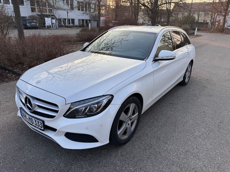 Polarweiss unilack Gebraucht 2015 Mercedes C200 Avantgarde Kombi | 14.900 € (Etwas zu teuer) - Bild 1/4