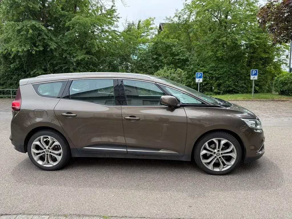 Gebraucht Renault Scenic E-Tech Experience 116 PS (85 kW) 2017 Braun Van / Kleinbus