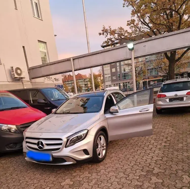 Gebraucht Mercedes CLA250 211 PS (155 kW) 2015 Silber Limousine