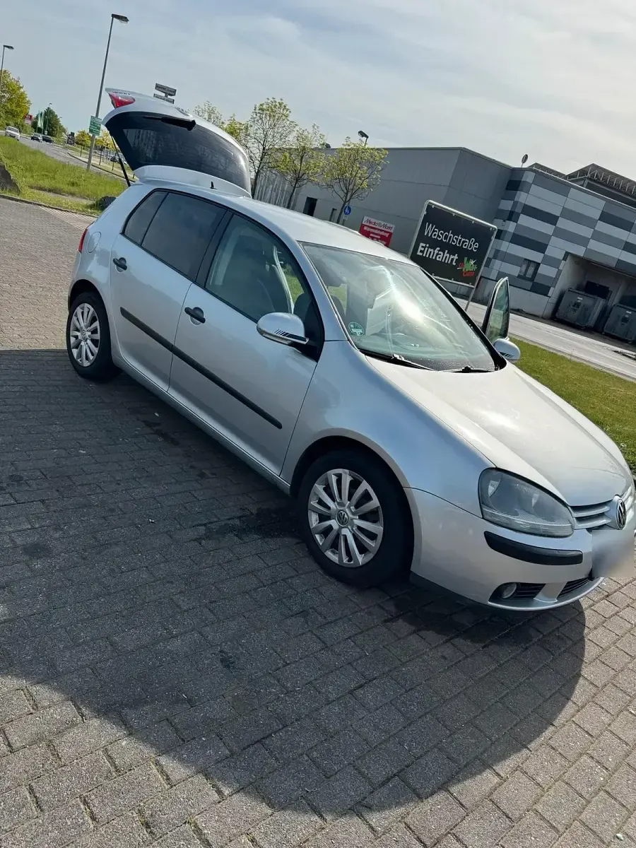 Gebraucht VW Golf V 115 PS (84 kW) 2004 Silber Kleinwagen