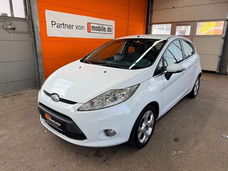 Gebraucht Ford Fiesta Titanium 90 PS (66 kW) 2008 Weiß Kleinwagen