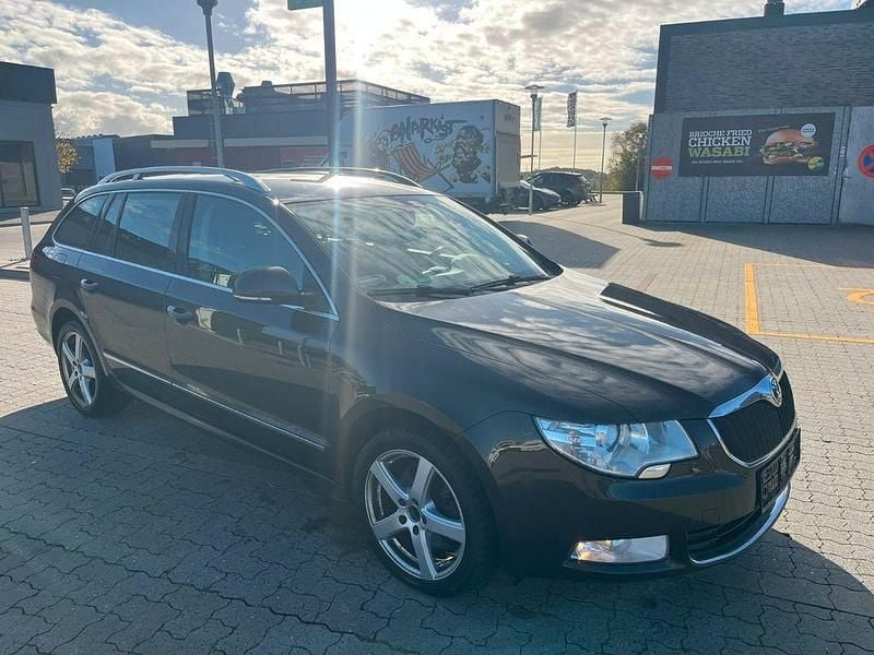Gebraucht Skoda Superb Elegance 170 PS (125 kW) 2013 Braun Kombi