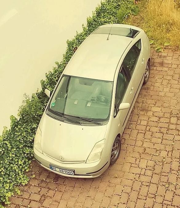 Silber Gebraucht 2005 Toyota Prius Kleinwagen | 2.800 € (Fairer Preis) - Bild 1/4