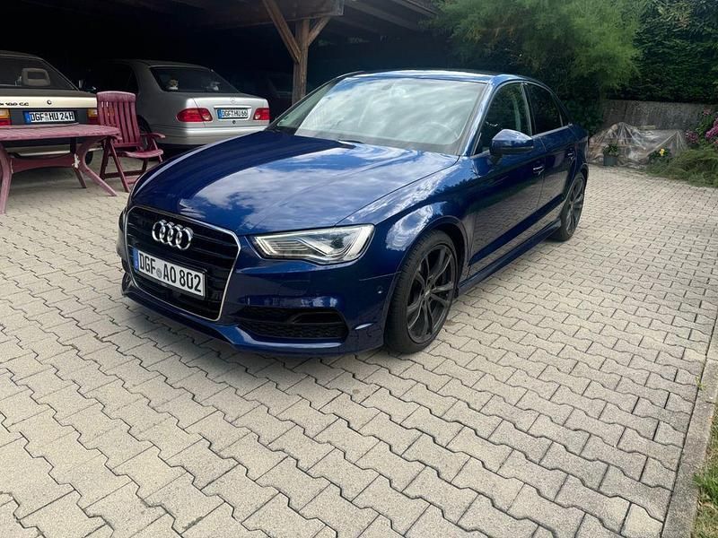 Blau Gebraucht 2015 Audi A3 Ambition Limousine | 14.900 € (Etwas zu teuer) - Bild 1/4